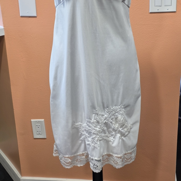 Vintage 80s Slip 38 Isis Cream Lace Chemise Feminine Lace Satin Coquette - Picture 10 of 16